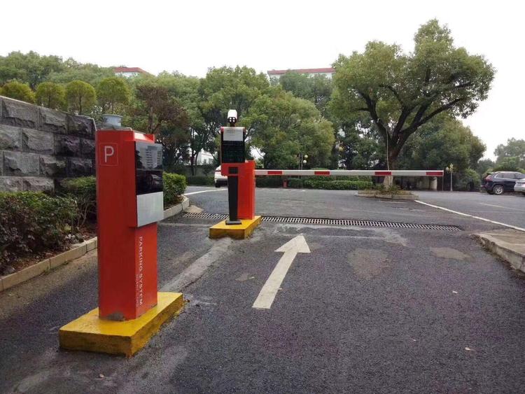 ���uͣ܇��(ch��ng)���l���b